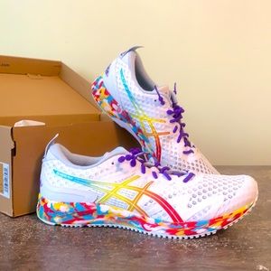 Woman’s ASICS gel-noose tri 12 size 9.5 running shoe